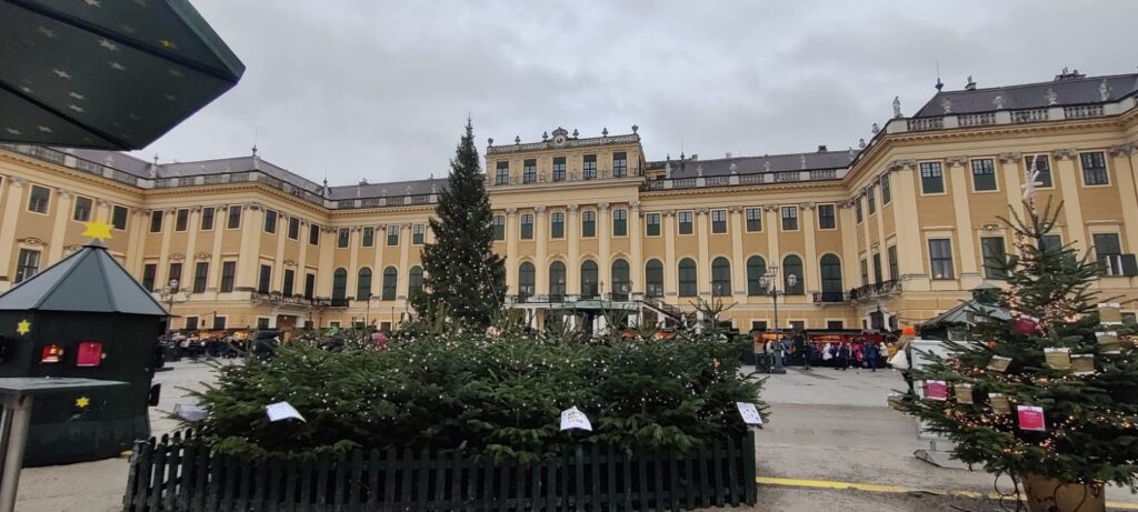 Schonbrunn Palace - Vienna Christmas Market